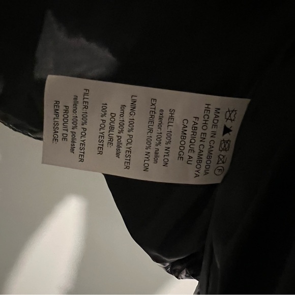 Michael Kors Basics Black Shiny Nylon Everyday Vest Size M NWT - Picture 3 of 7